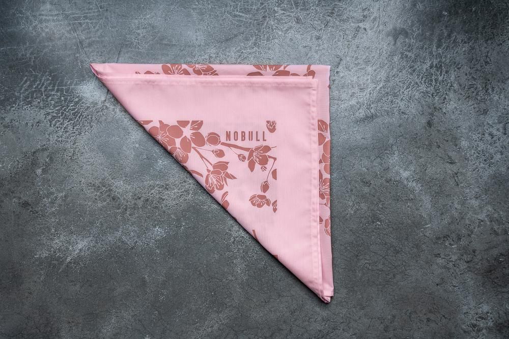 NOBULL Bandana - Nobull Cherry Blossom Roze (724589-MWV)